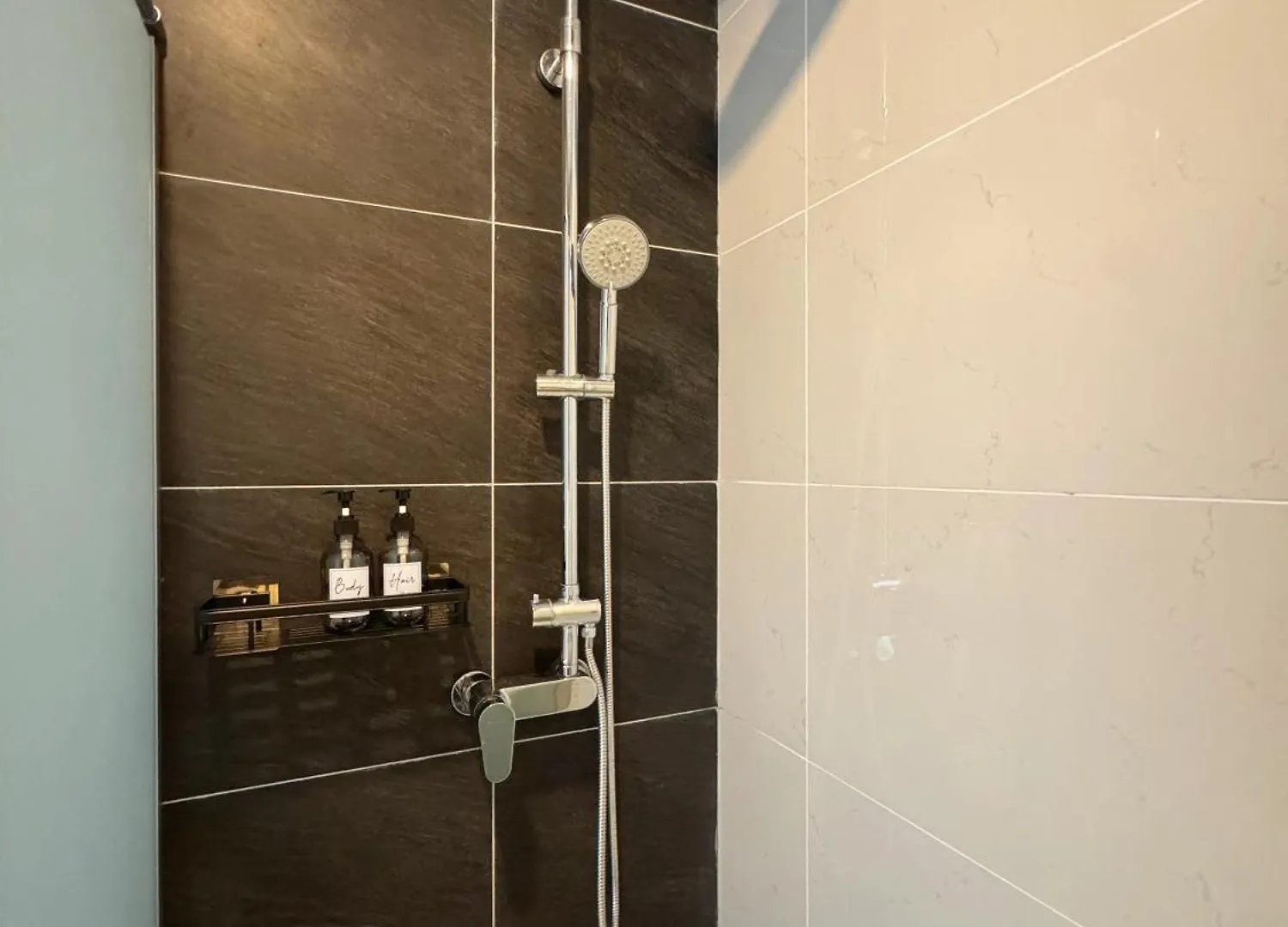 Beachfront Seaview 2Carparks, 6-10 Pax Netflix Johor Bahru Apartment