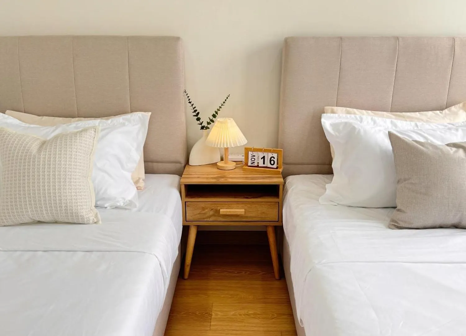 Apartment Beachfront Seaview 2Carparks, 6-10 Pax Netflix Johor Bahru