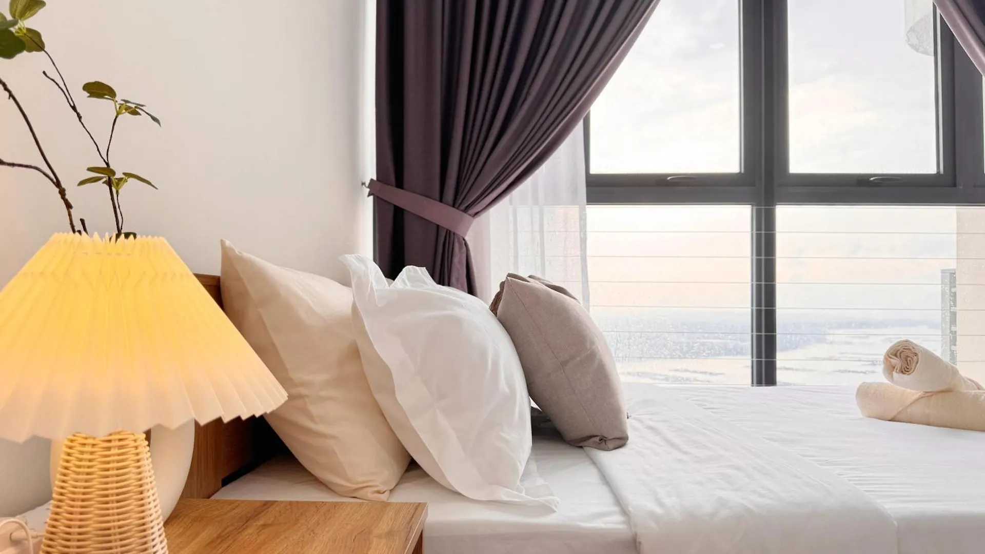 Beachfront Seaview 2Carparks, 6-10 Pax Netflix Johor Bahru Malaysia