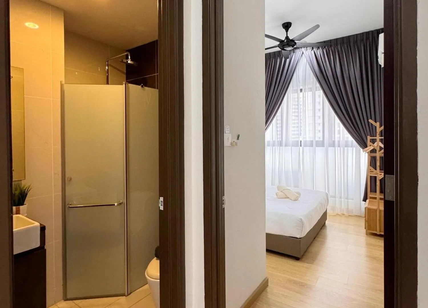 Beachfront Seaview 2Carparks, 6-10 Pax Netflix Johor Bahru 0*,  Malaysia