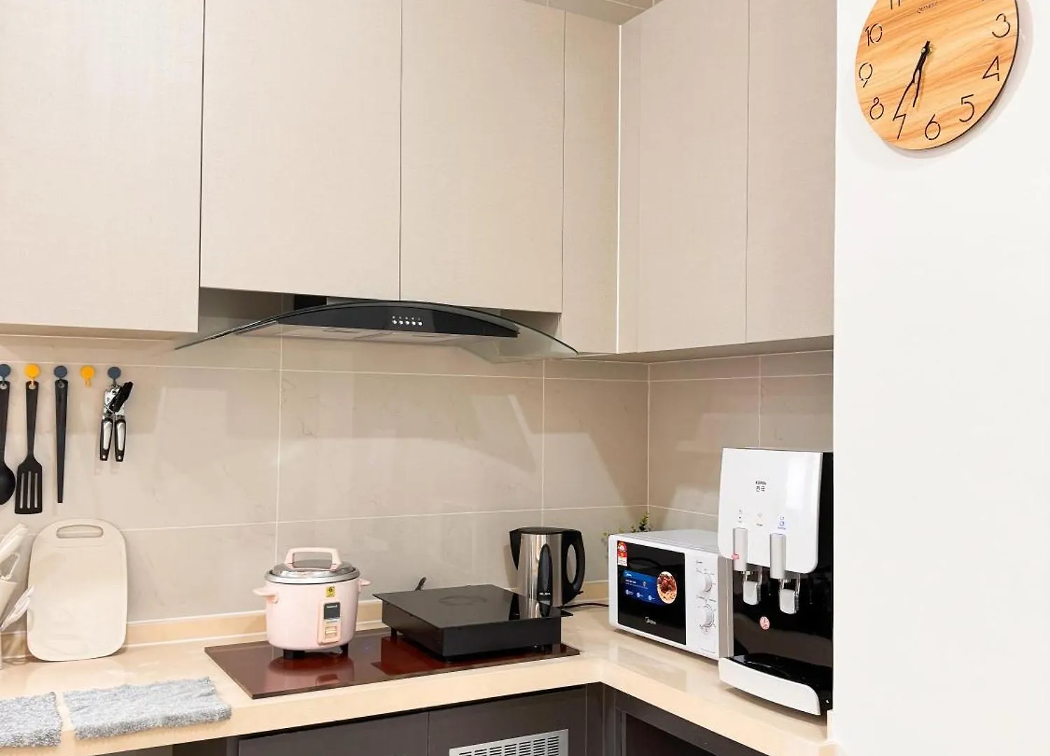 Beachfront Seaview 2Carparks, 6-10 Pax Netflix Johor Bahru Apartment